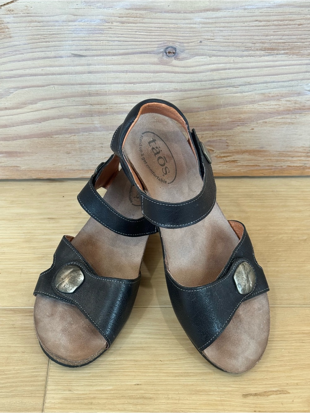 Taos Footwear Black Leather Comfort Sandals
